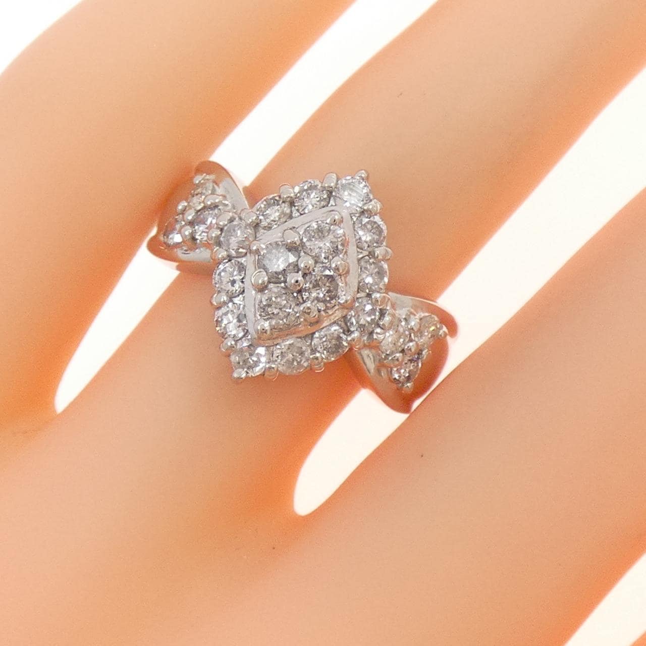 PT900 ダイヤモンド リング 1.00CT