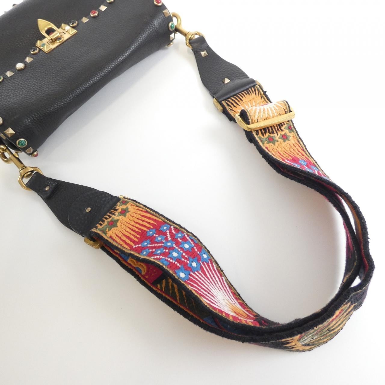 VALENTINO GARAVANI LW2B0053 WWE Shoulder Bag