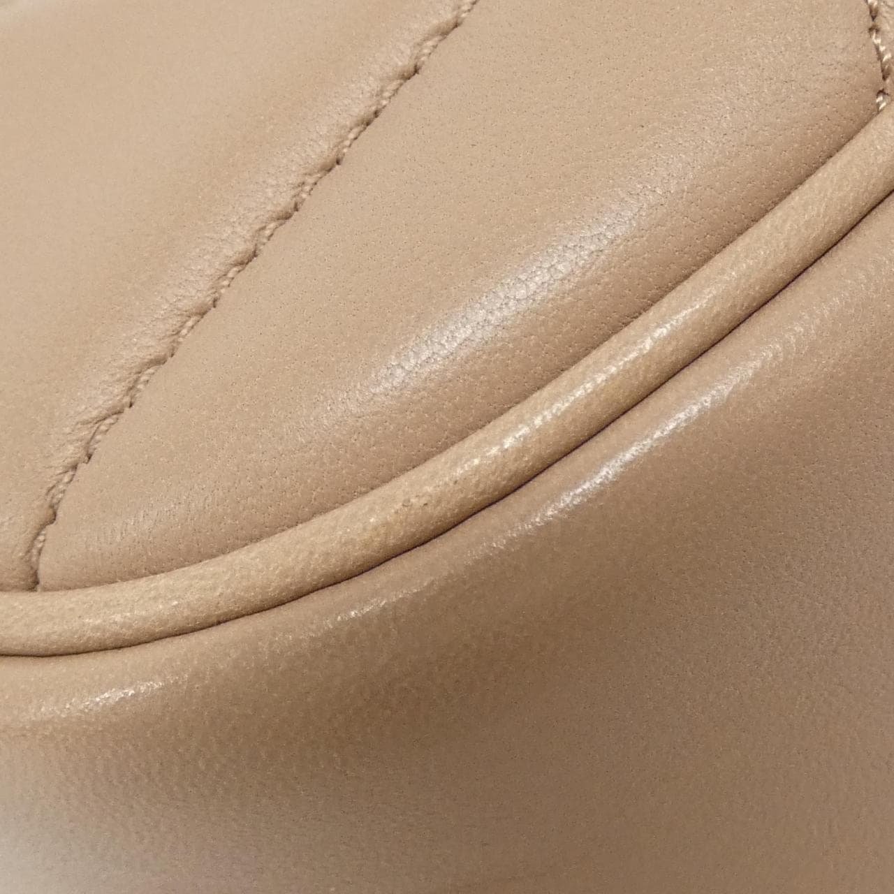 Prada 1BH141肩背包