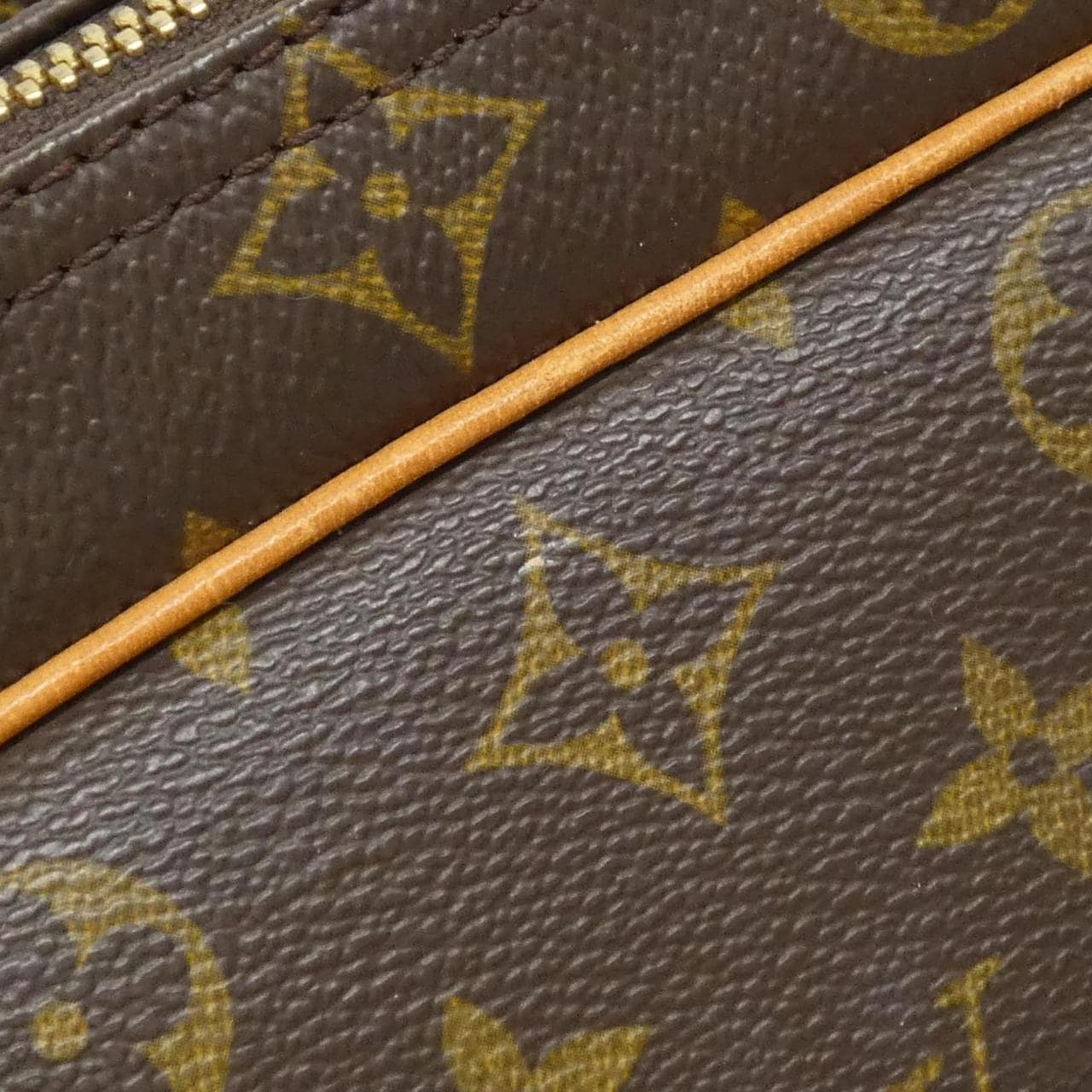 LOUIS VUITTON Monogram Reporter 37 公分 M45252 單肩包