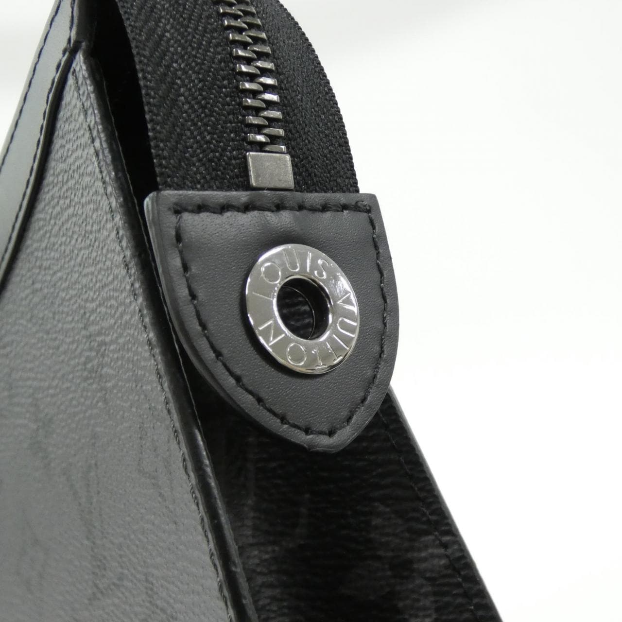 ルイヴィトン モノグラム エクリプス リバース ポシェット ヴォワヤージュ M69535 バッグ