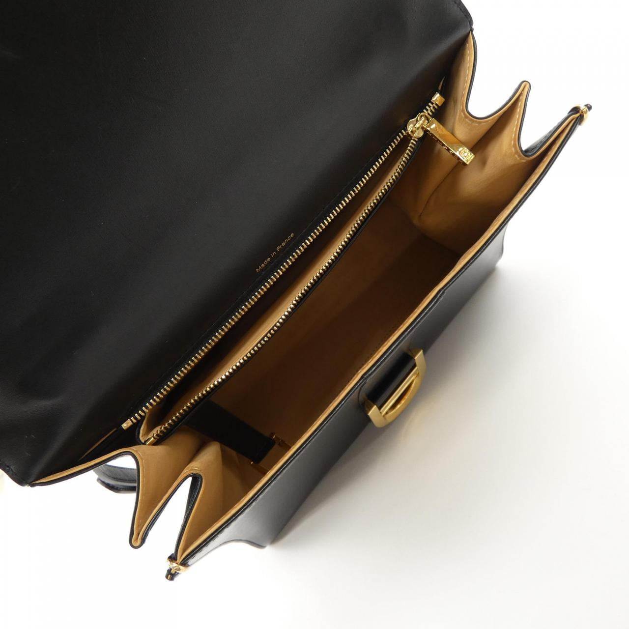 德尔沃DELVAUX
