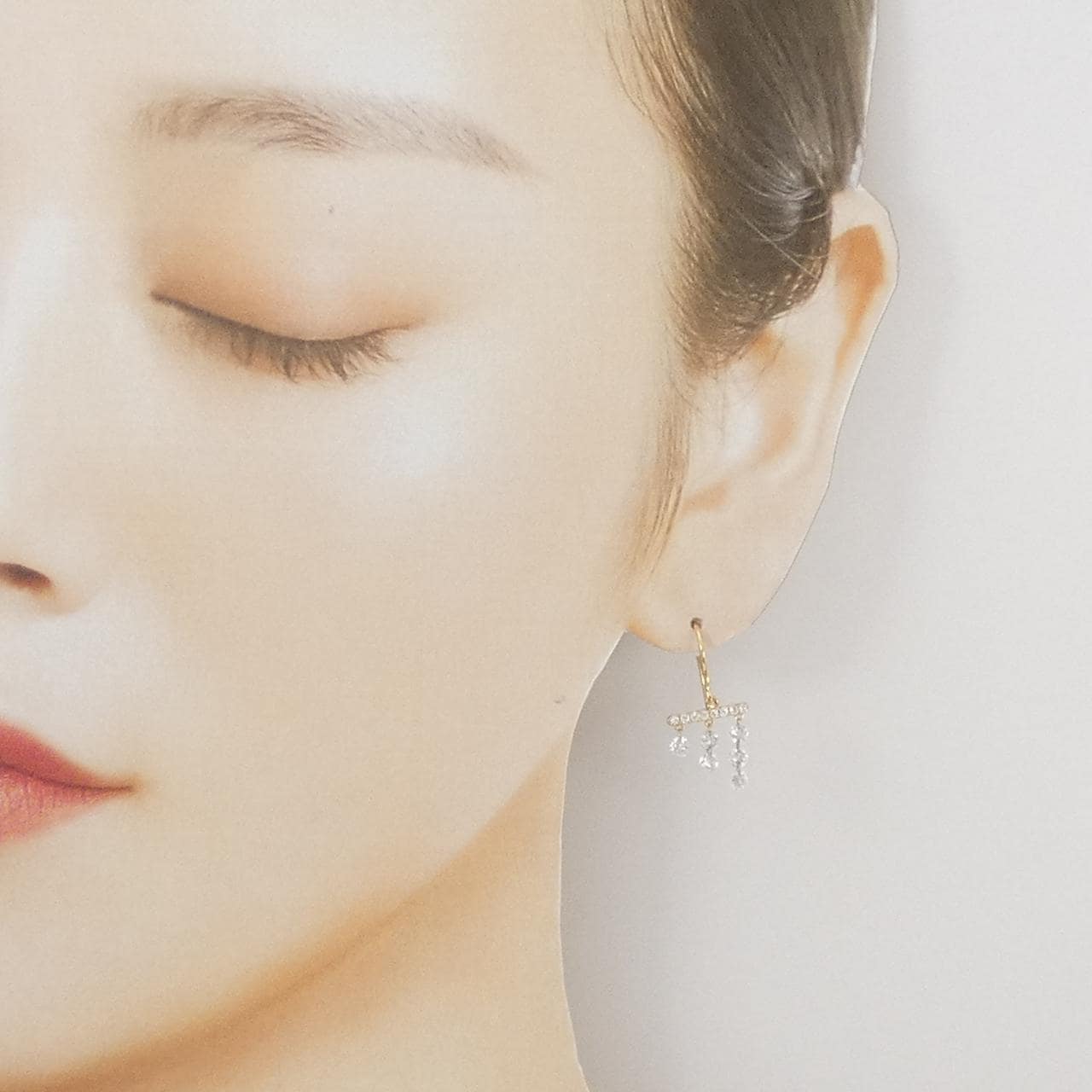 [BRAND NEW] K18YG Diamond Earrings 1.01CT