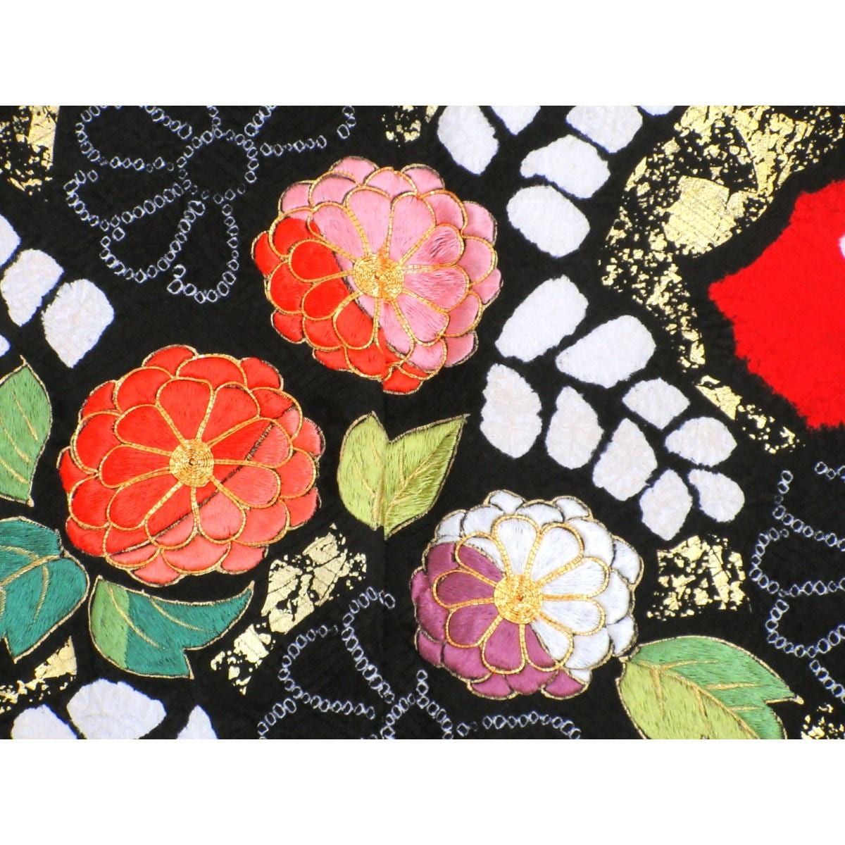 振袖　友禅金彩加工　絞り刺繍入り