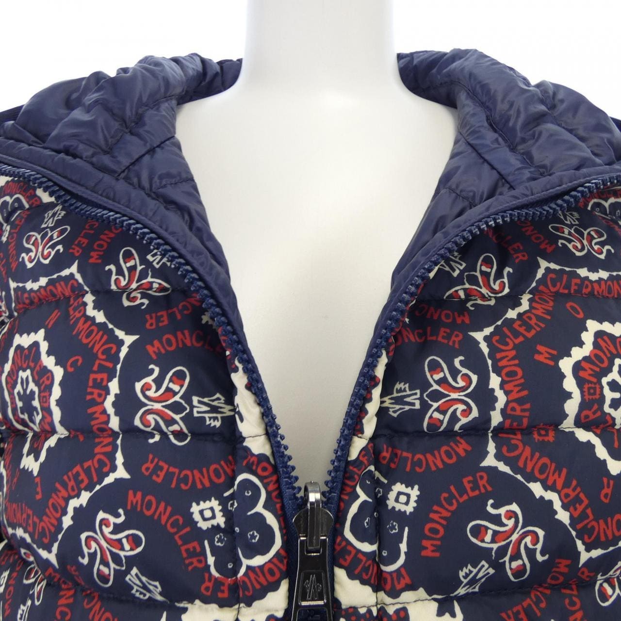 モンクレール MONCLER ダウンジャケット