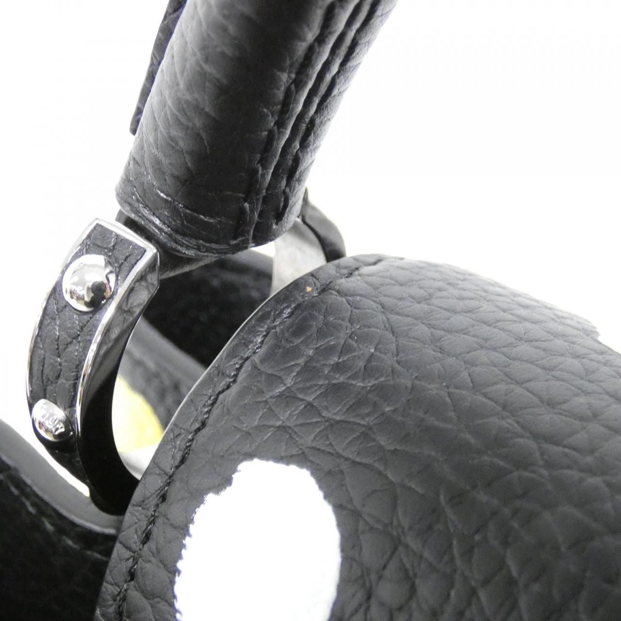 LOUIS VUITTON (L V X YK) Capucines MM M21663 手袋