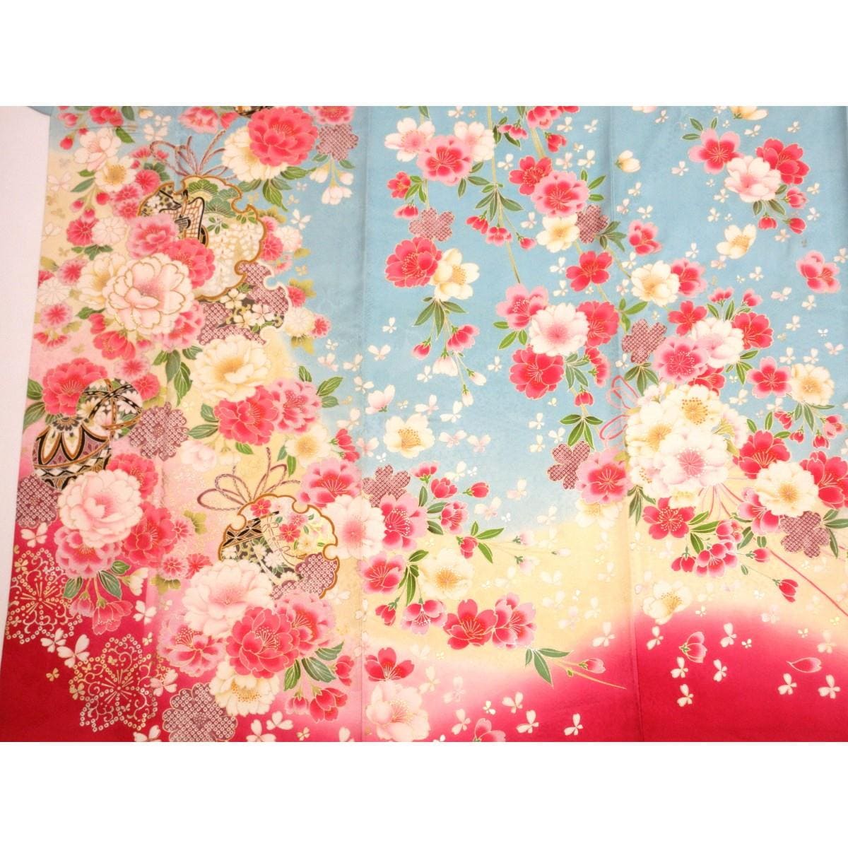 振袖　友禅金彩加工　刺繍入りボカシ染
