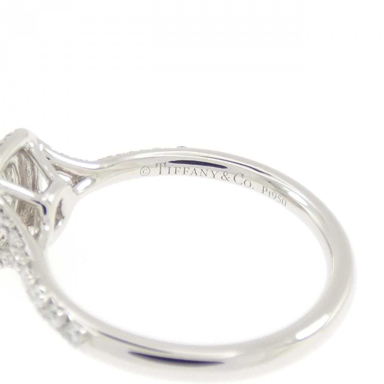 ティファニー ソレスト リング 0.24CT F VVS1