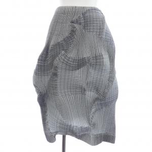 イッセイミヤケ ISSEY MIYAKE IM93FG026 スカート