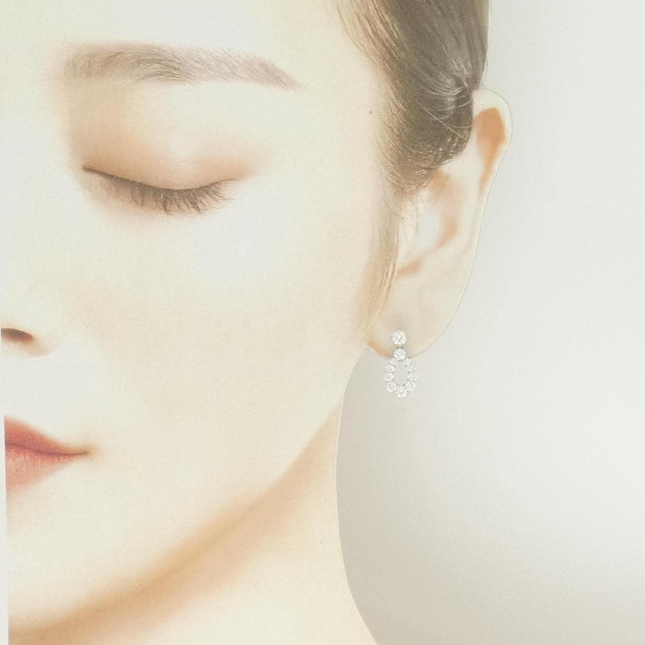ハリーウィンストン ループ スモール ピアス 0.34CT