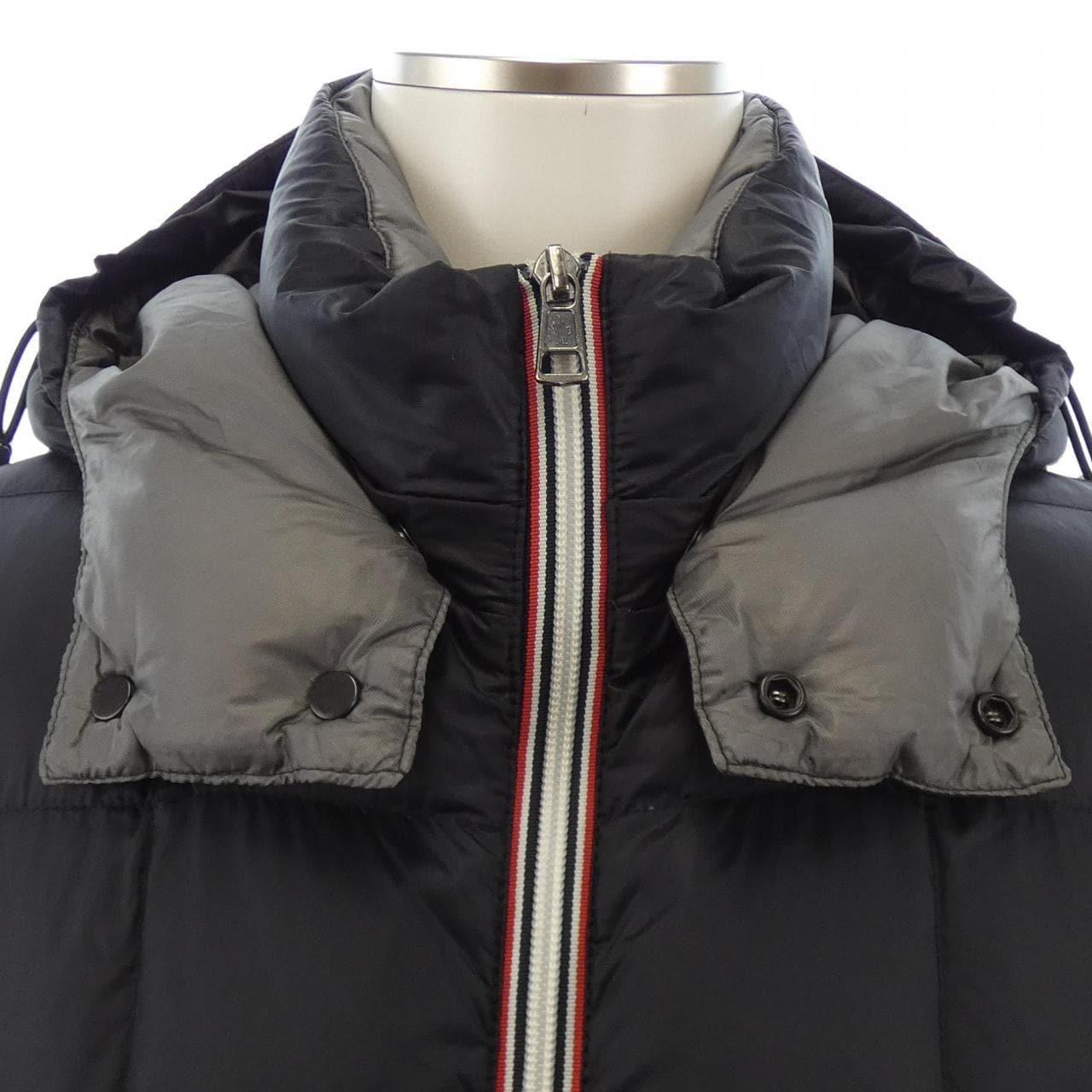 モンクレール MONCLER ダウンジャケット