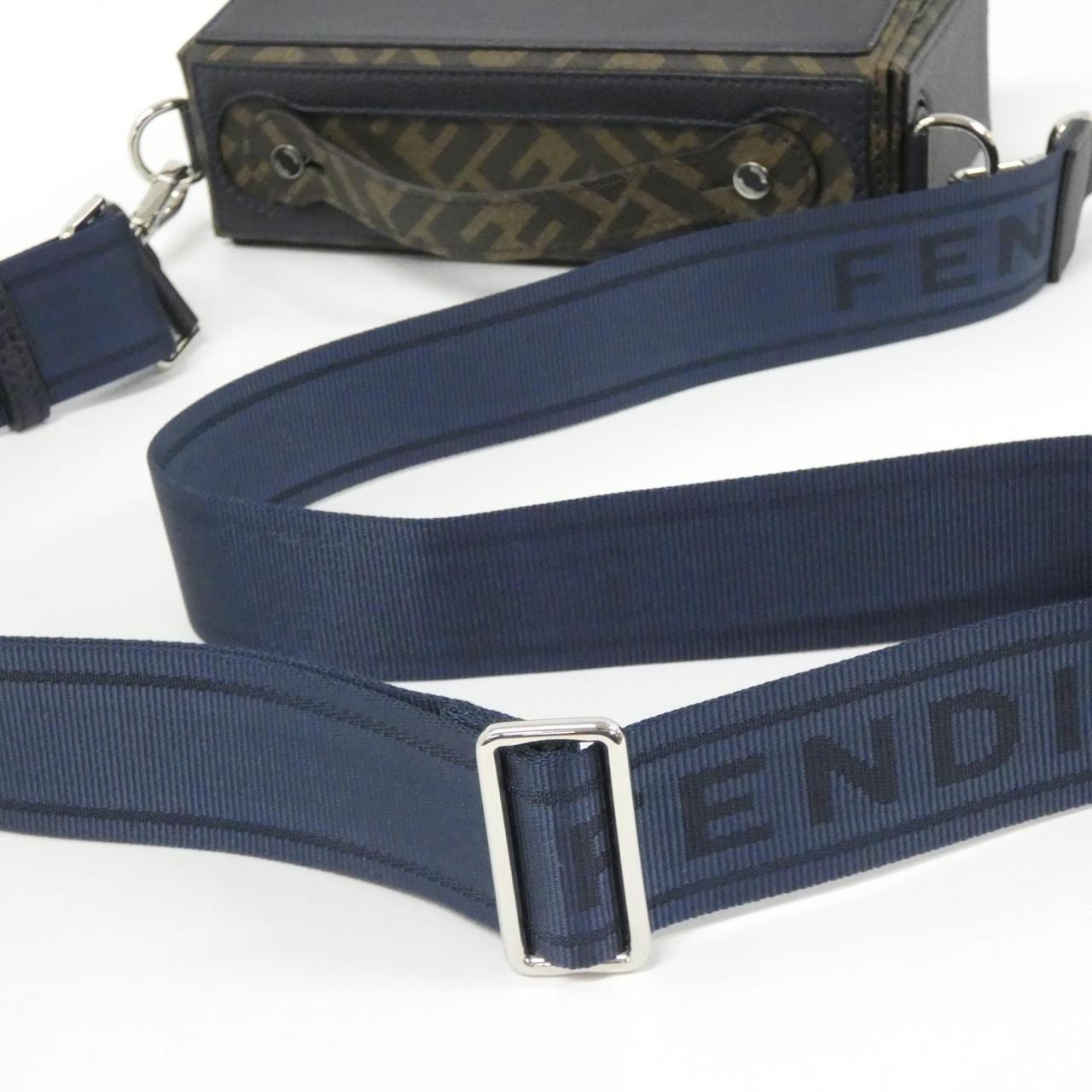 フェンディ バゲット ソフト トランク 7VA565 AQWH バッグ