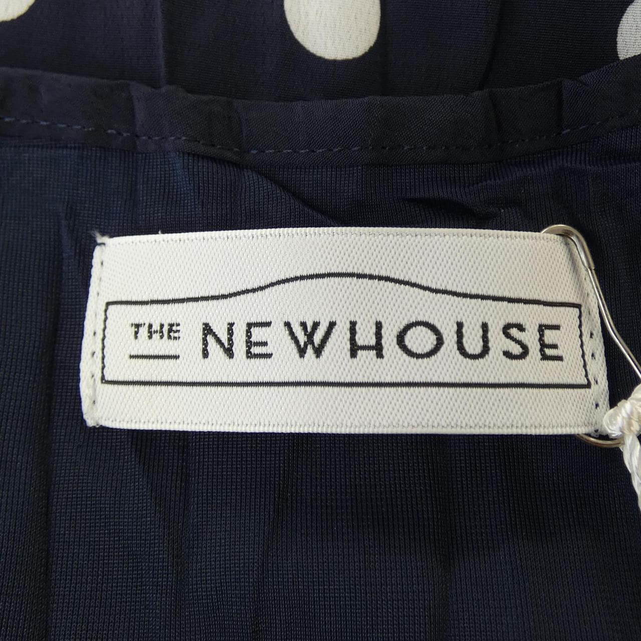 ザニューハウス THE NEWHOUSE トップス