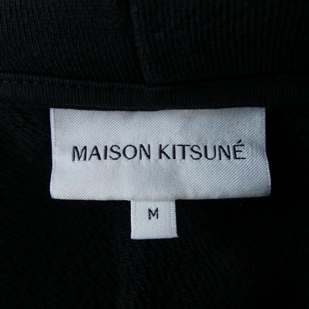 メゾンキツネ MAISON KITSUNE LM00702KM0001 パーカー