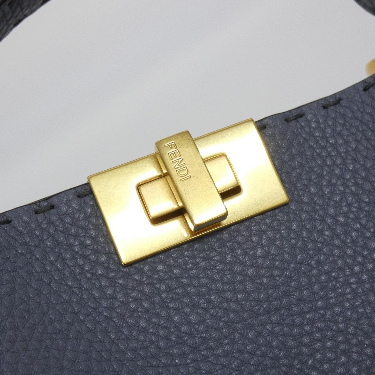 フェンディ SELLERIA ピーカブー エッセンシャリー 8BN302 SMT バッグ