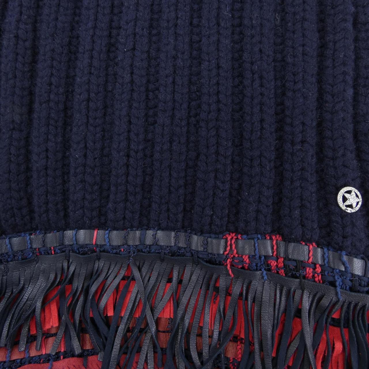 CHANEL MUFFLER