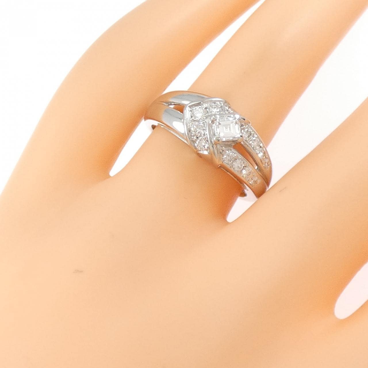 Pola Diamond Ring 0.49CT