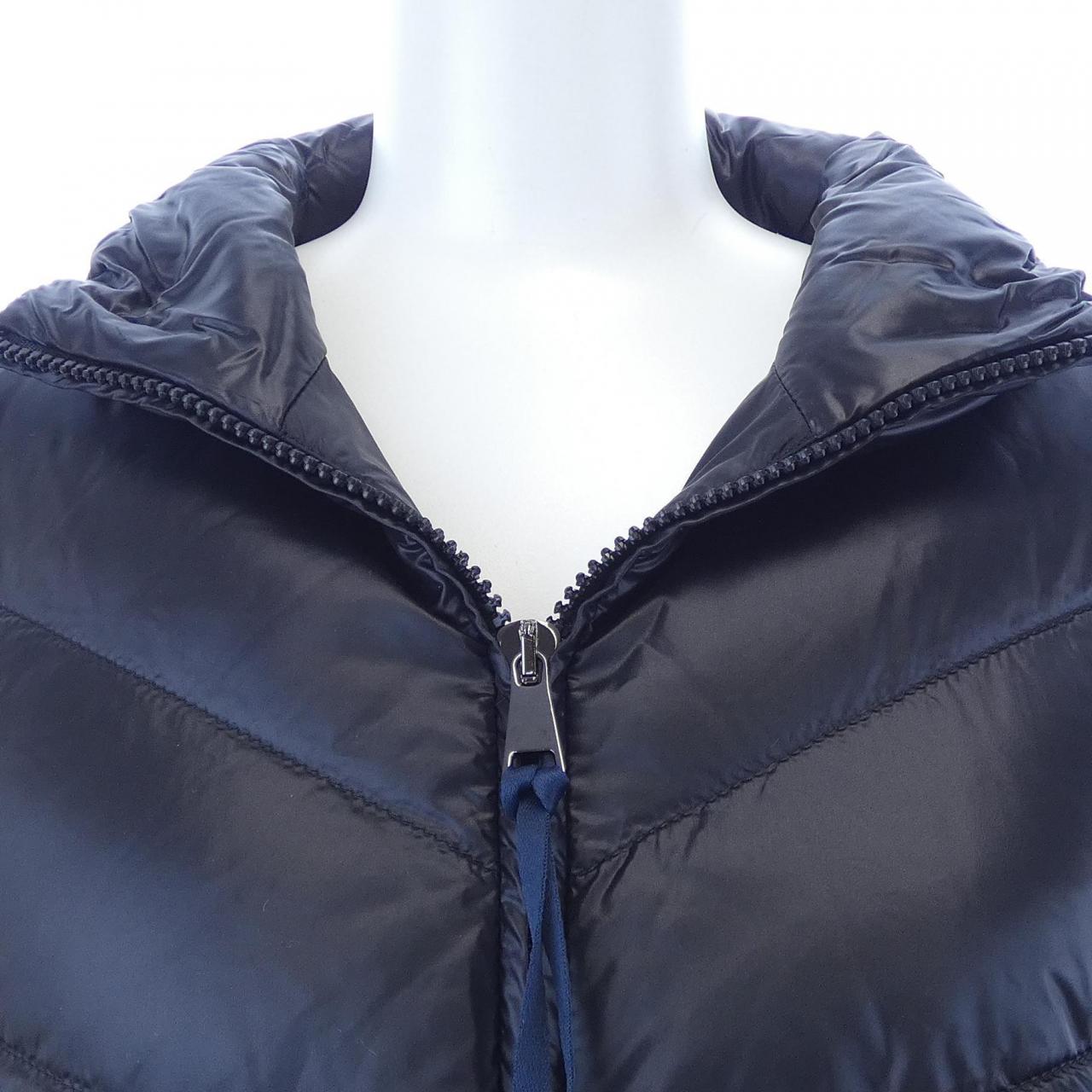 【新品】モンクレール MONCLER K20939B00024 ダウンジャケット