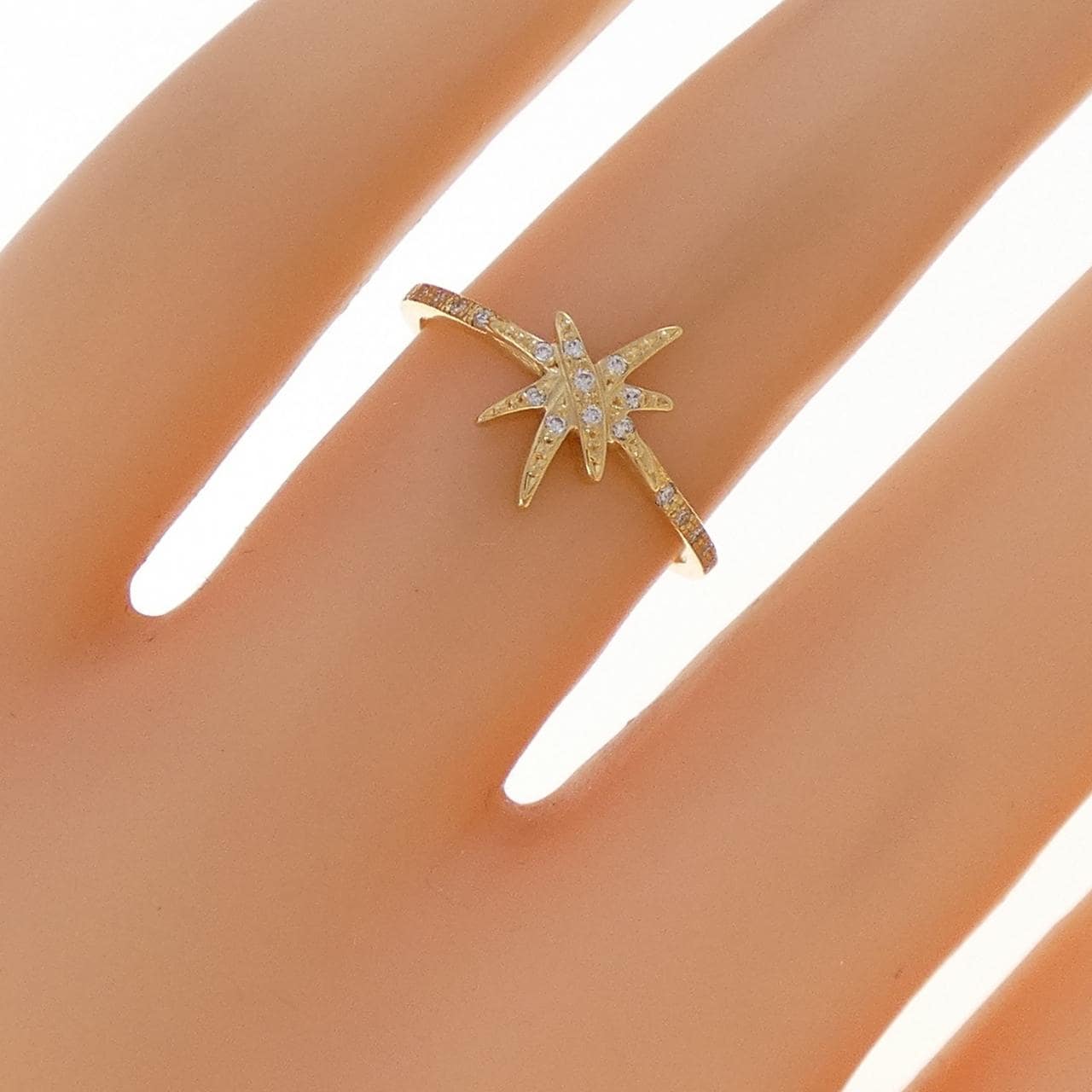 アーカー ダイヤモンド リング 0.07CT