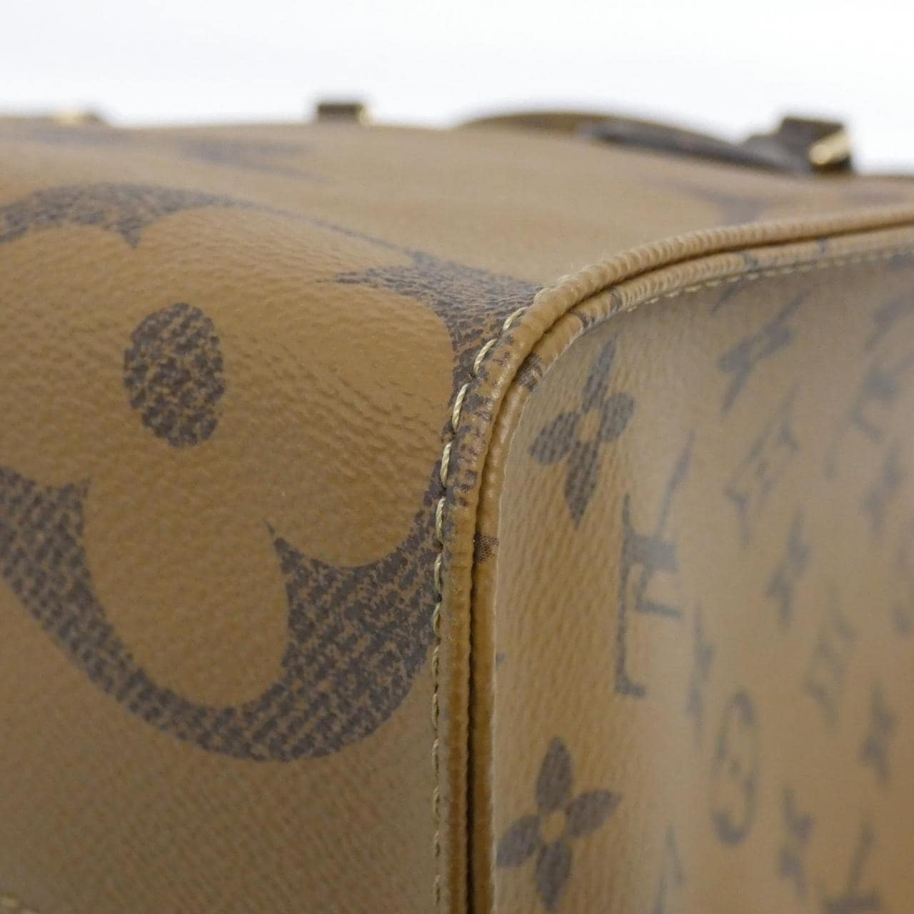 ルイヴィトン モノグラム ジャイアント オンザゴー MM M45039 バッグ