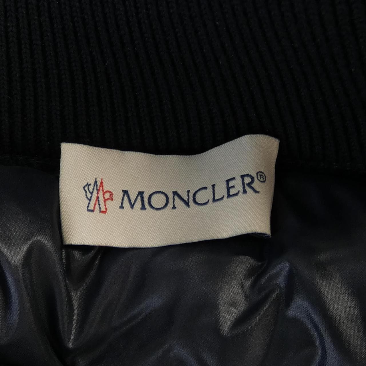 モンクレール MONCLER ダウンジャケット
