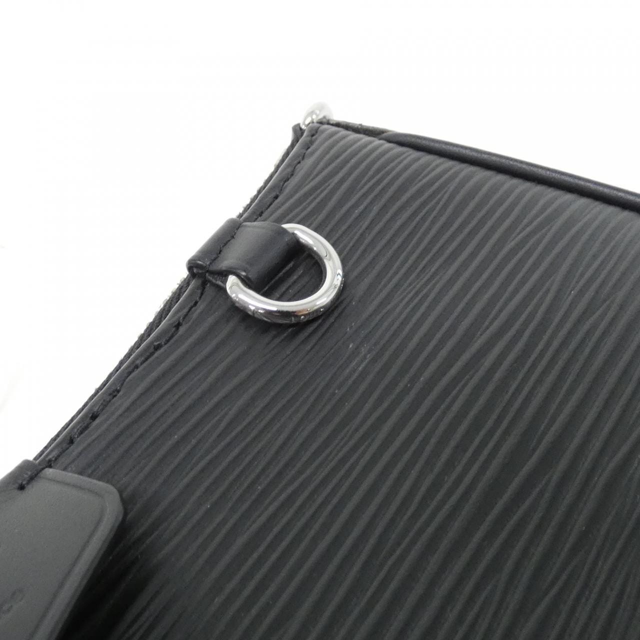 ルイヴィトン エピ イージーポーチ オンストラップ M81070 アクセサリーポーチ