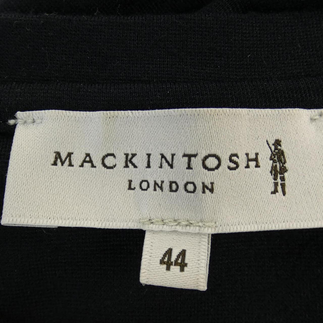 麥金塔倫敦MACKINTOSH LONDON上衣