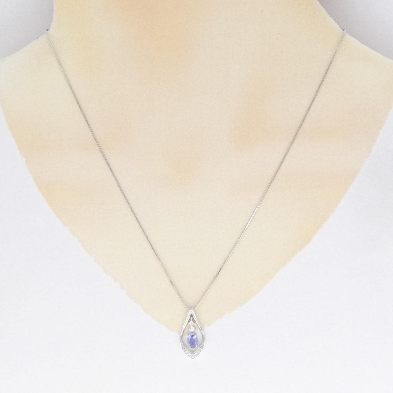 K18WG タンザナイト ネックレス 0.44CT