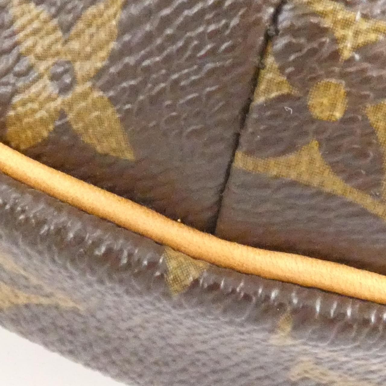 ルイヴィトン モノグラム クロワッサン MM M51512 ショルダーバッグ