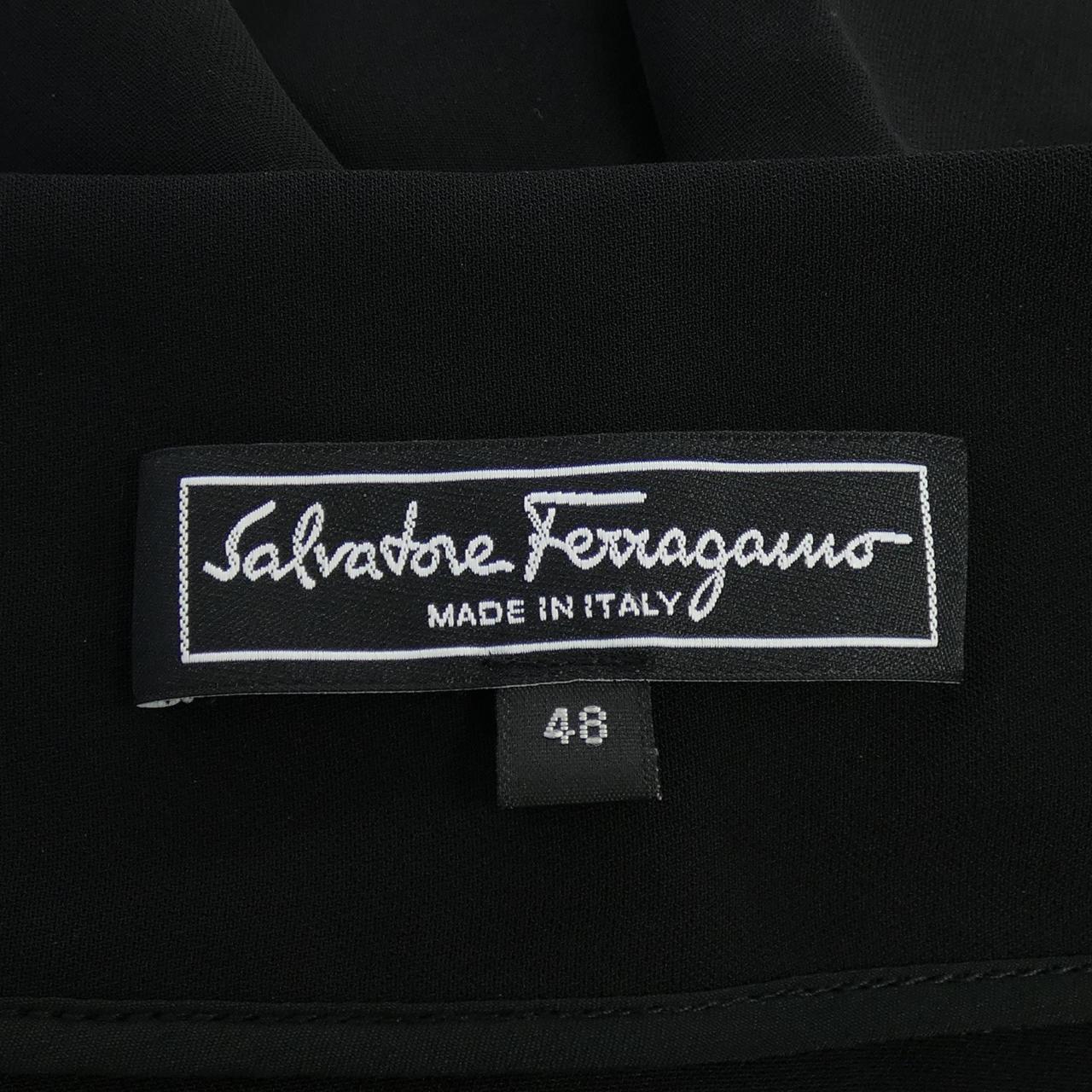 サルヴァトーレフェラガモ SALVATORE FERRAGAMO スカート