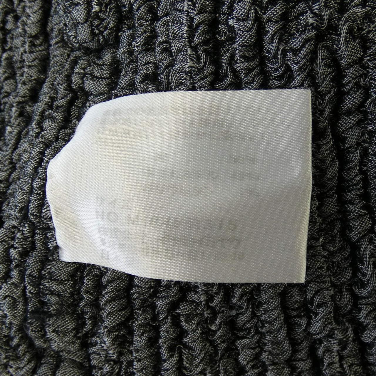 ミーイッセイミヤケ me ISSEY MIYAKE M184FR315 トップス