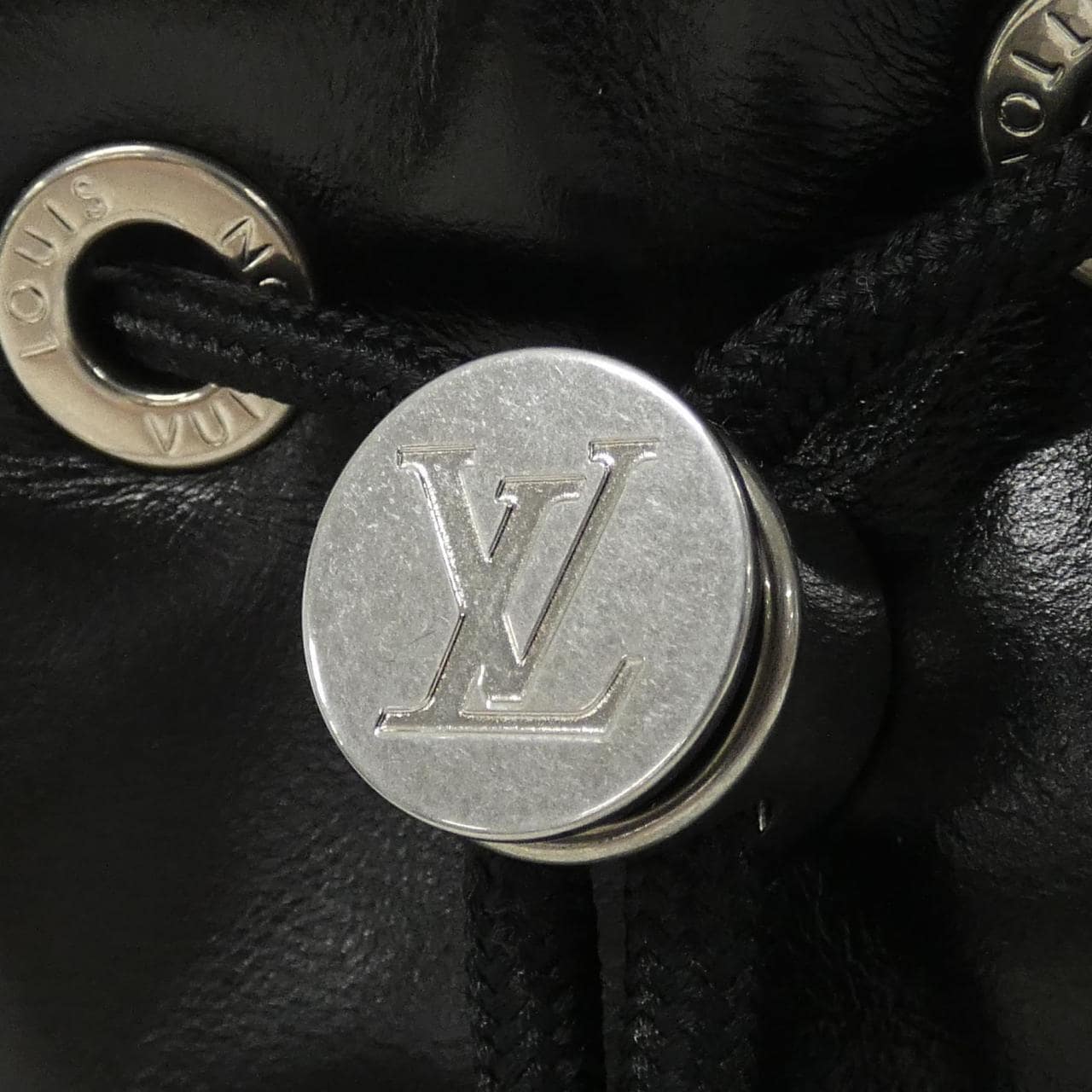 LOUIS VUITTON LV NIGHT Noe Cargo M13985 单肩包