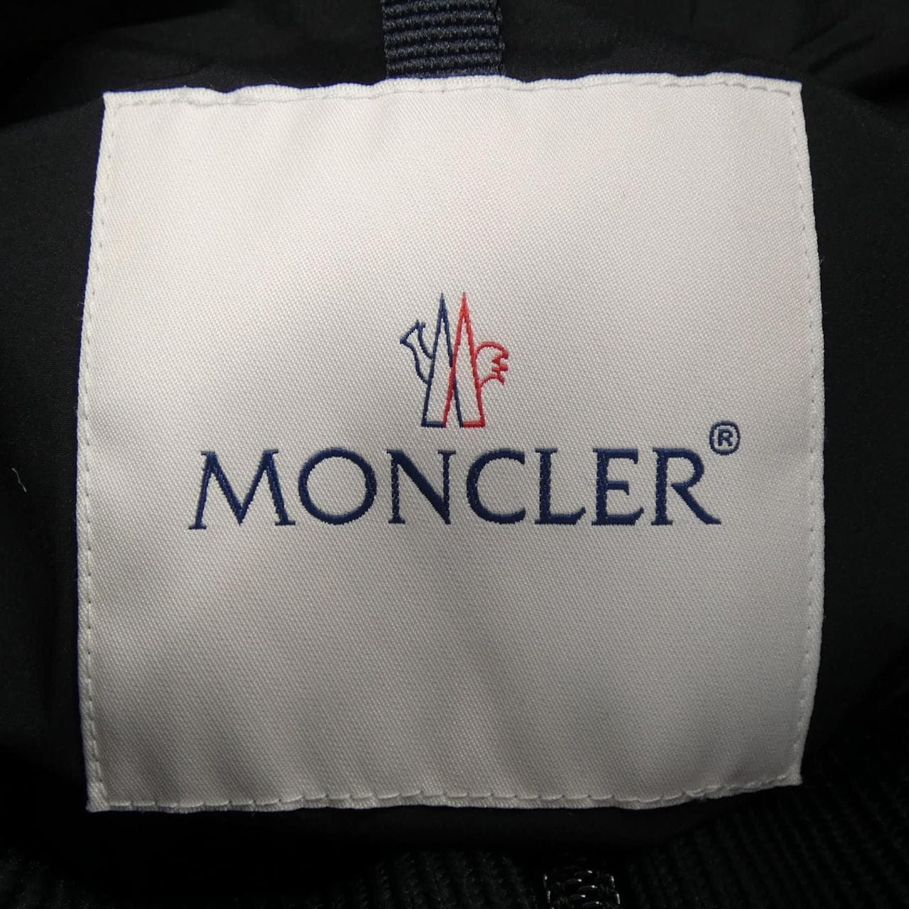 モンクレール MONCLER ダウンジャケット