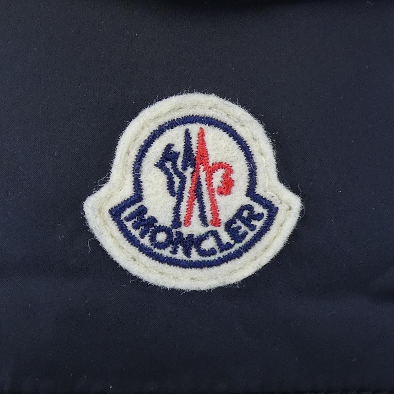 【新品】モンクレール MONCLER K20939B00028 ダウンジャケット