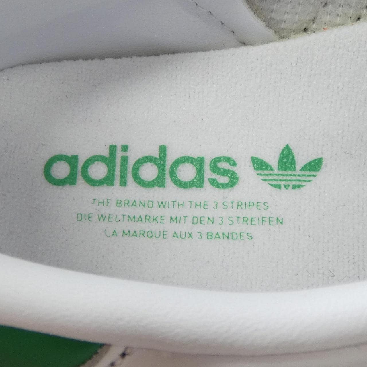 アディダス ADIDAS IG1024 スニーカー