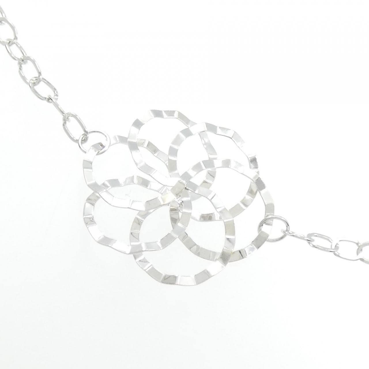 K18WG necklace