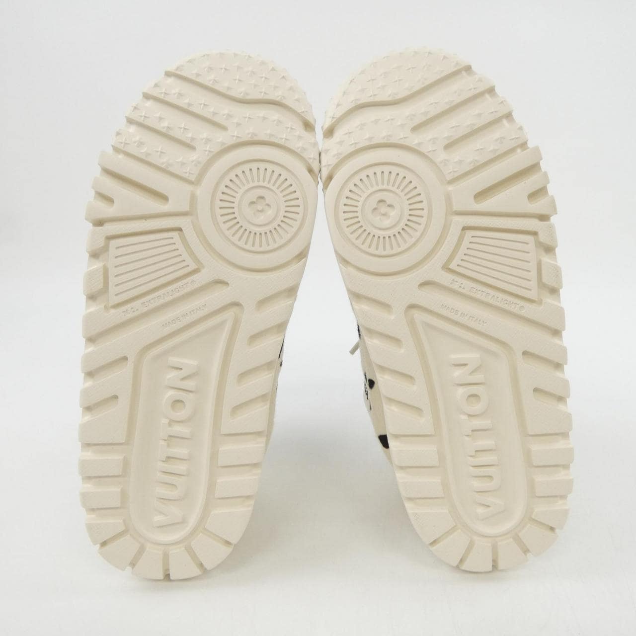 ルイヴィトン LOUIS VUITTON スニーカー