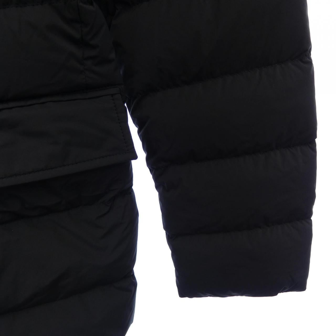 モンクレール MONCLER ダウンジャケット