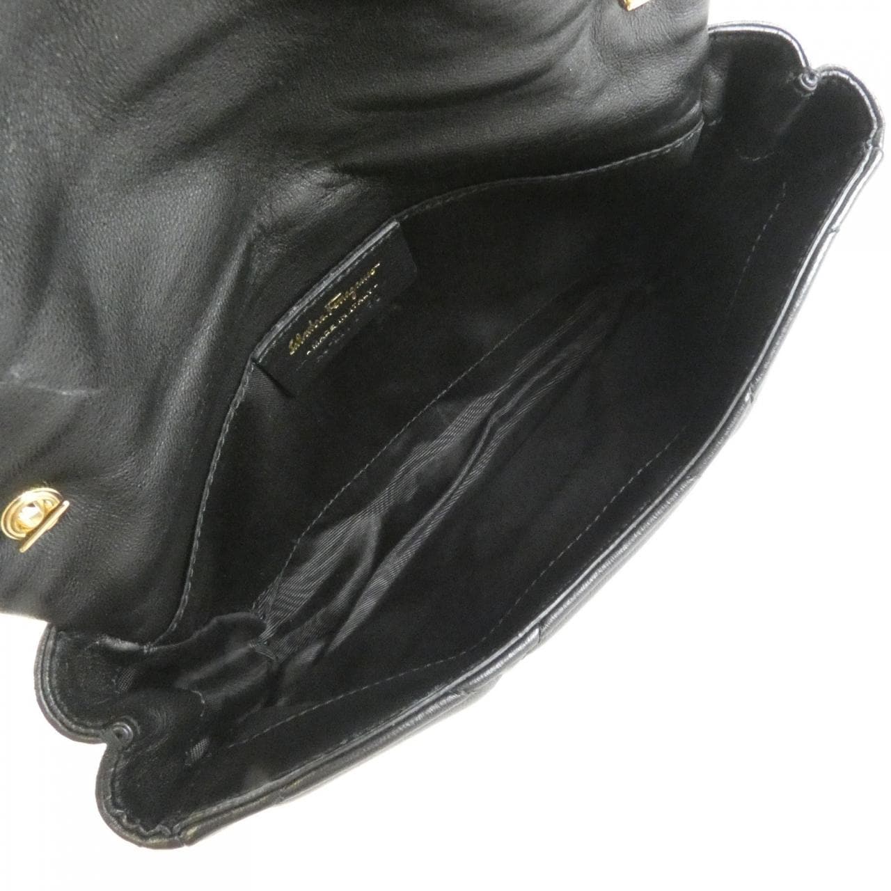 サルヴァトーレフェラガモ 22 C150 ショルダーバッグ