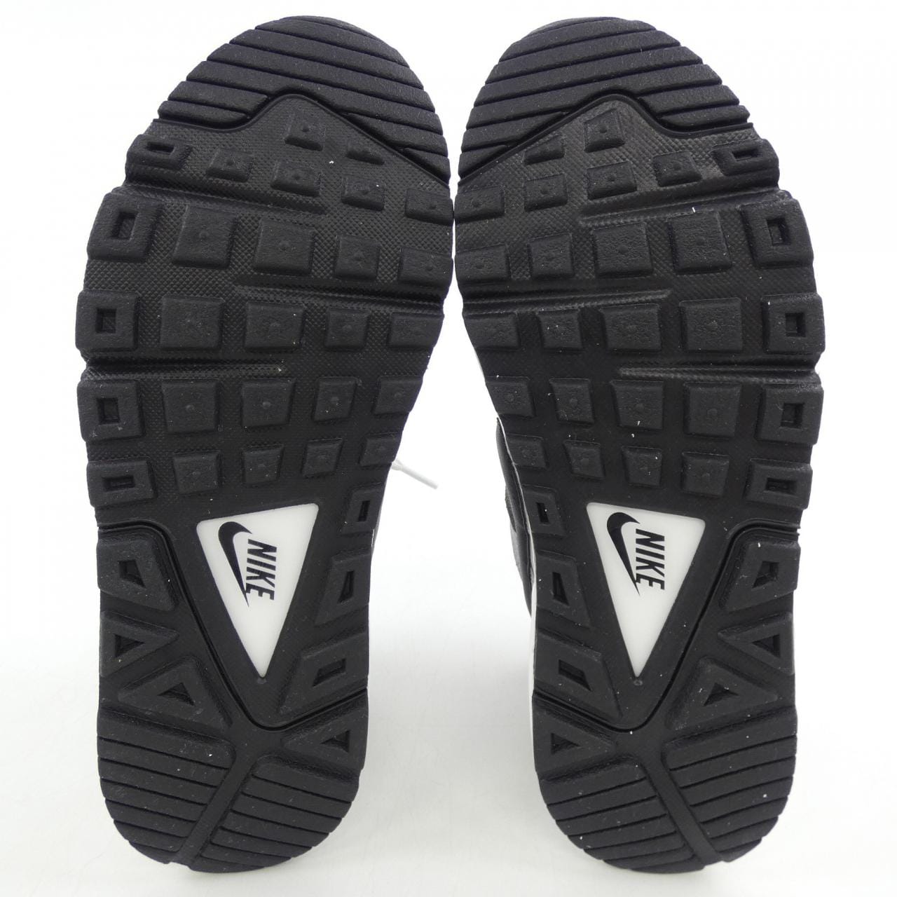 ナイキ NIKE 718896-001 スニーカー