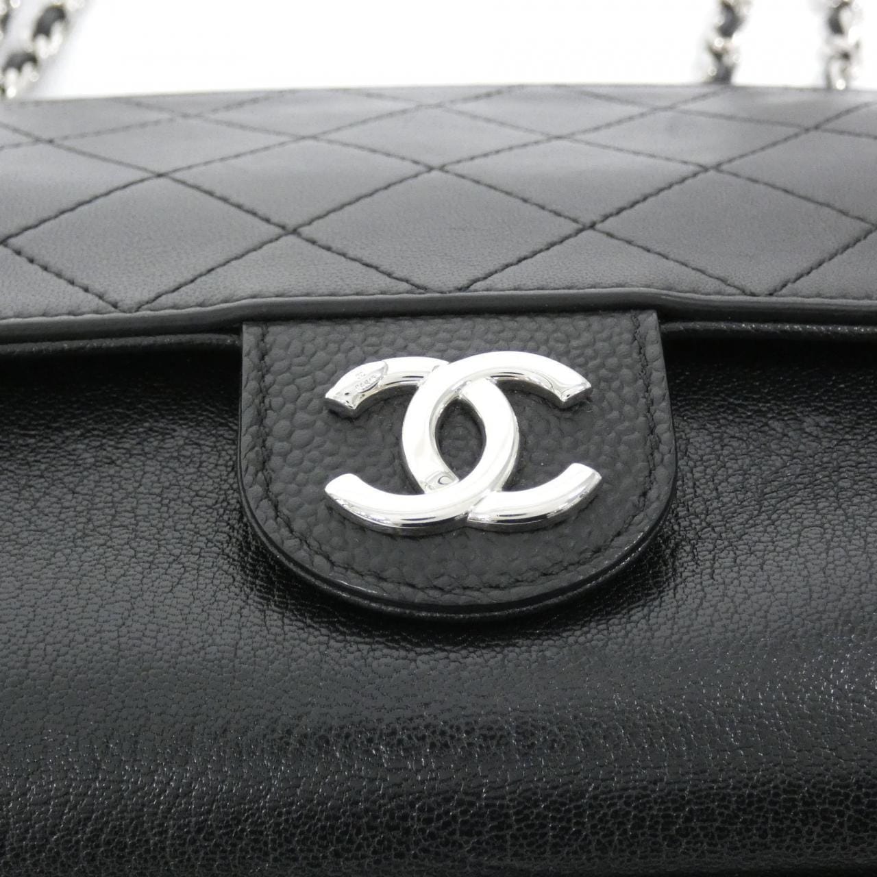 シャネル ショルダーバッグ