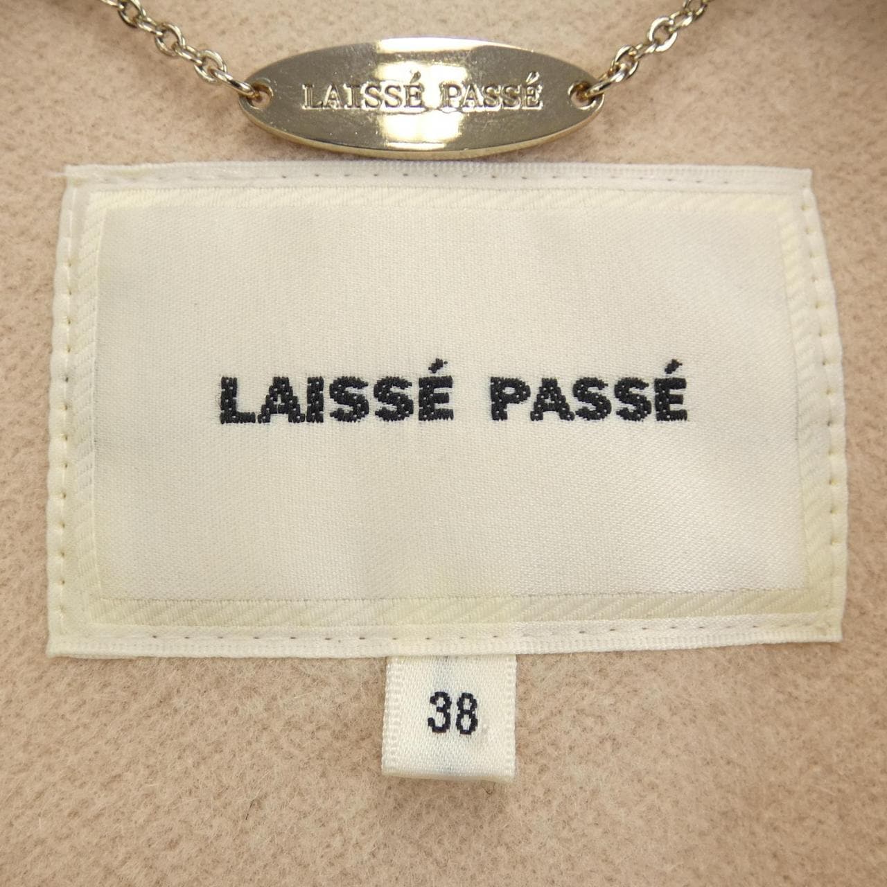 LAISSE PASSE coat