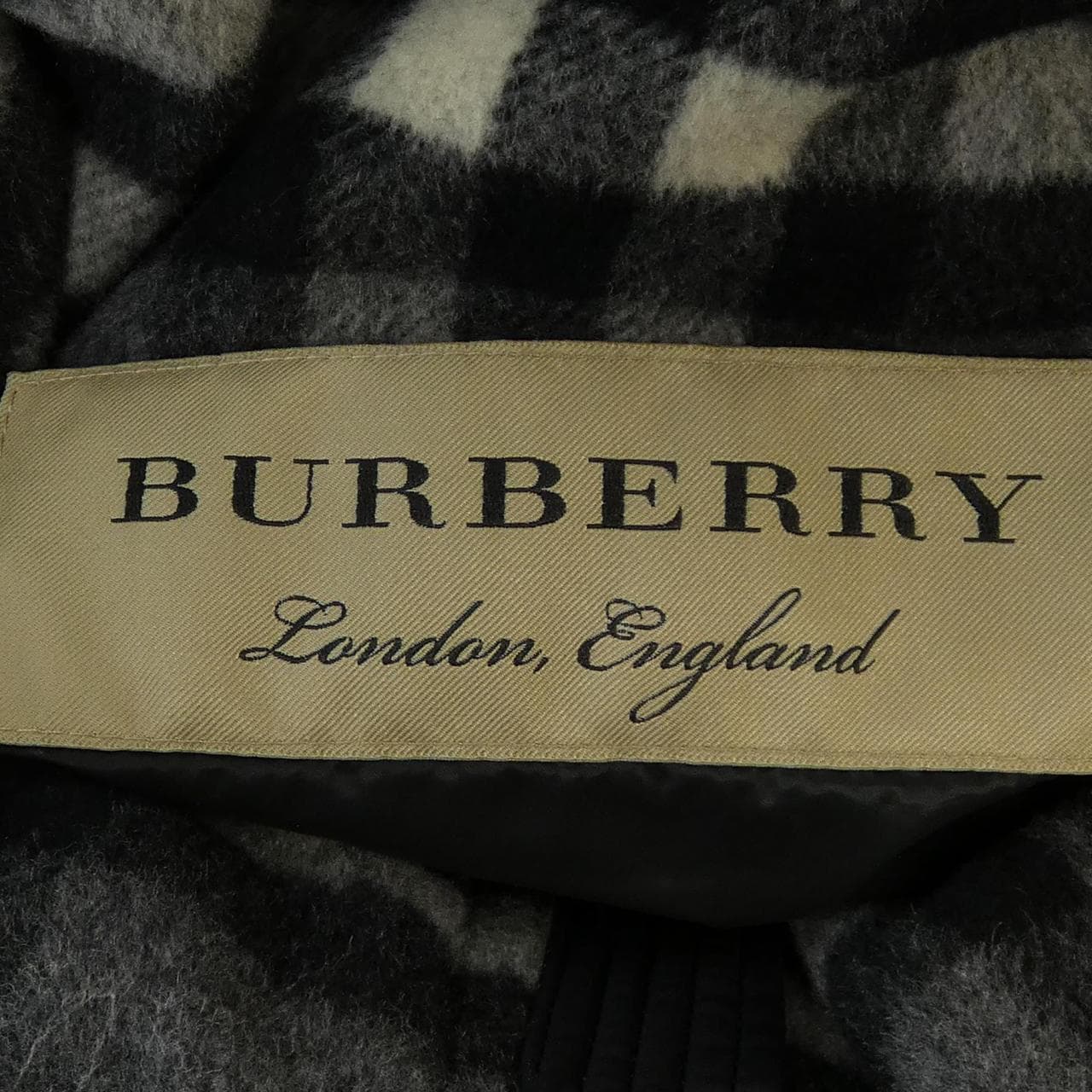 バーバリー BURBERRY ダウンジャケット