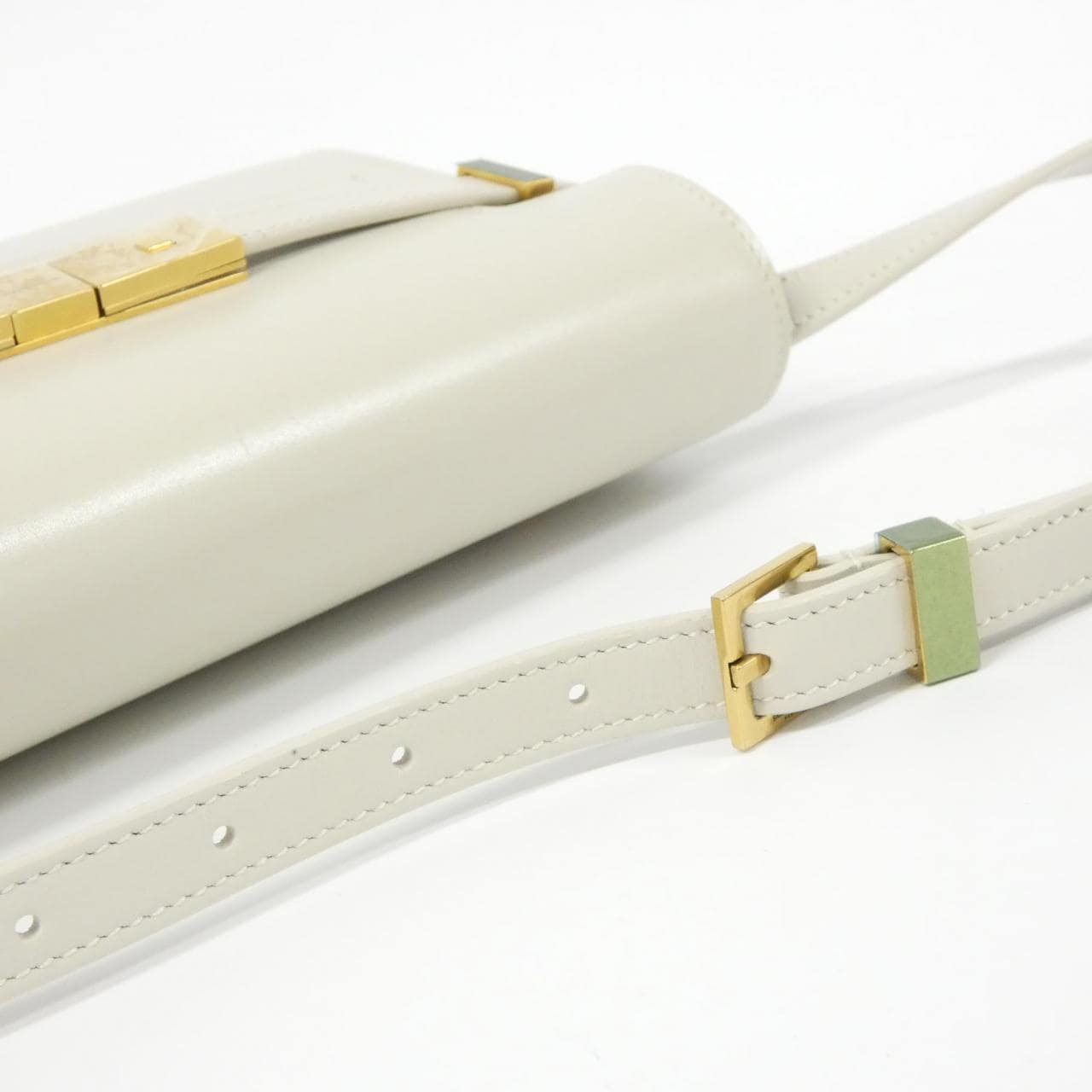 【新品】サンローラン マンハッタンスモール 675626 0SX0W ショルダーバッグ