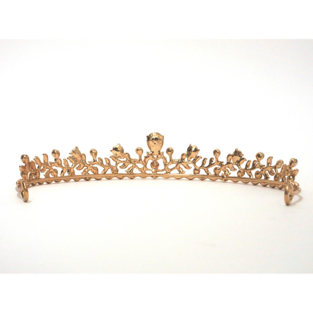 【新品】髪飾り　ティアラ