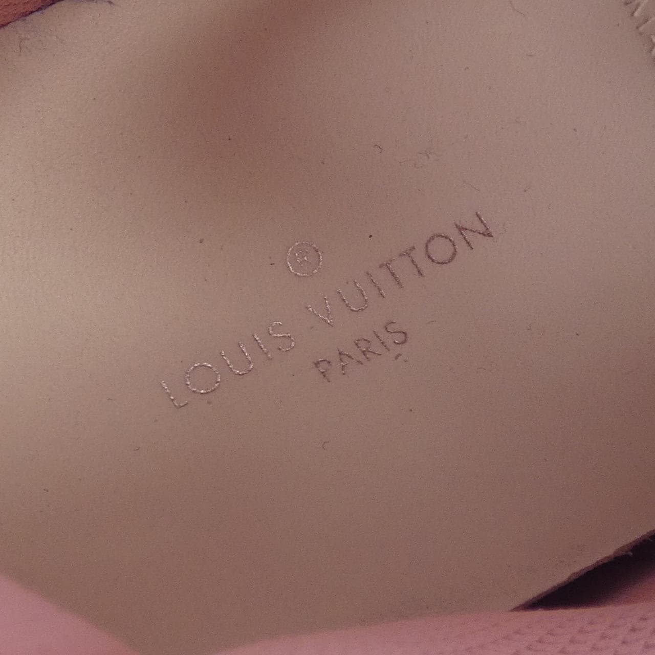 ルイヴィトン LOUIS VUITTON ワイルド アット ハート アークライトライン スニーカー