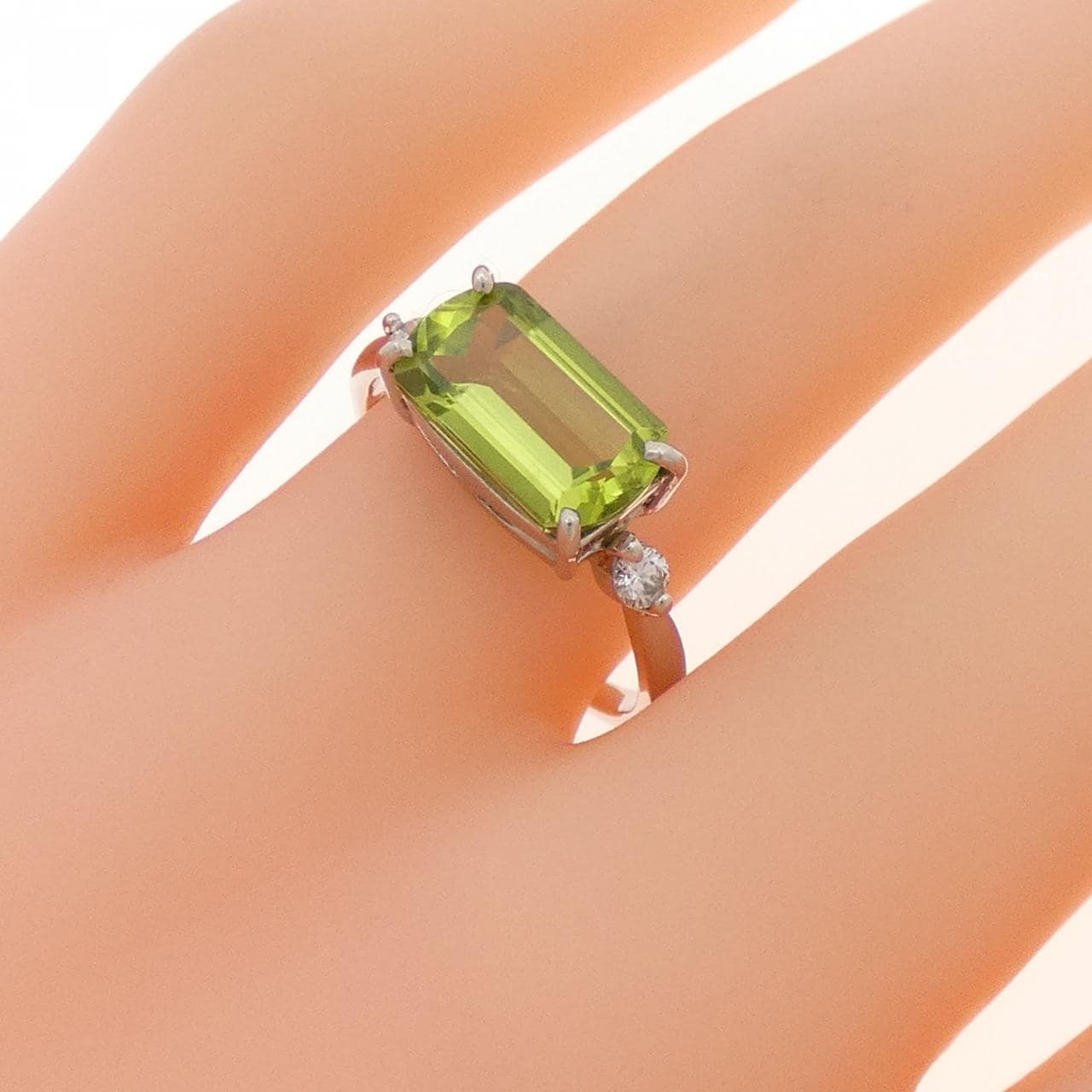 PT900 ペリドット リング 2.24CT