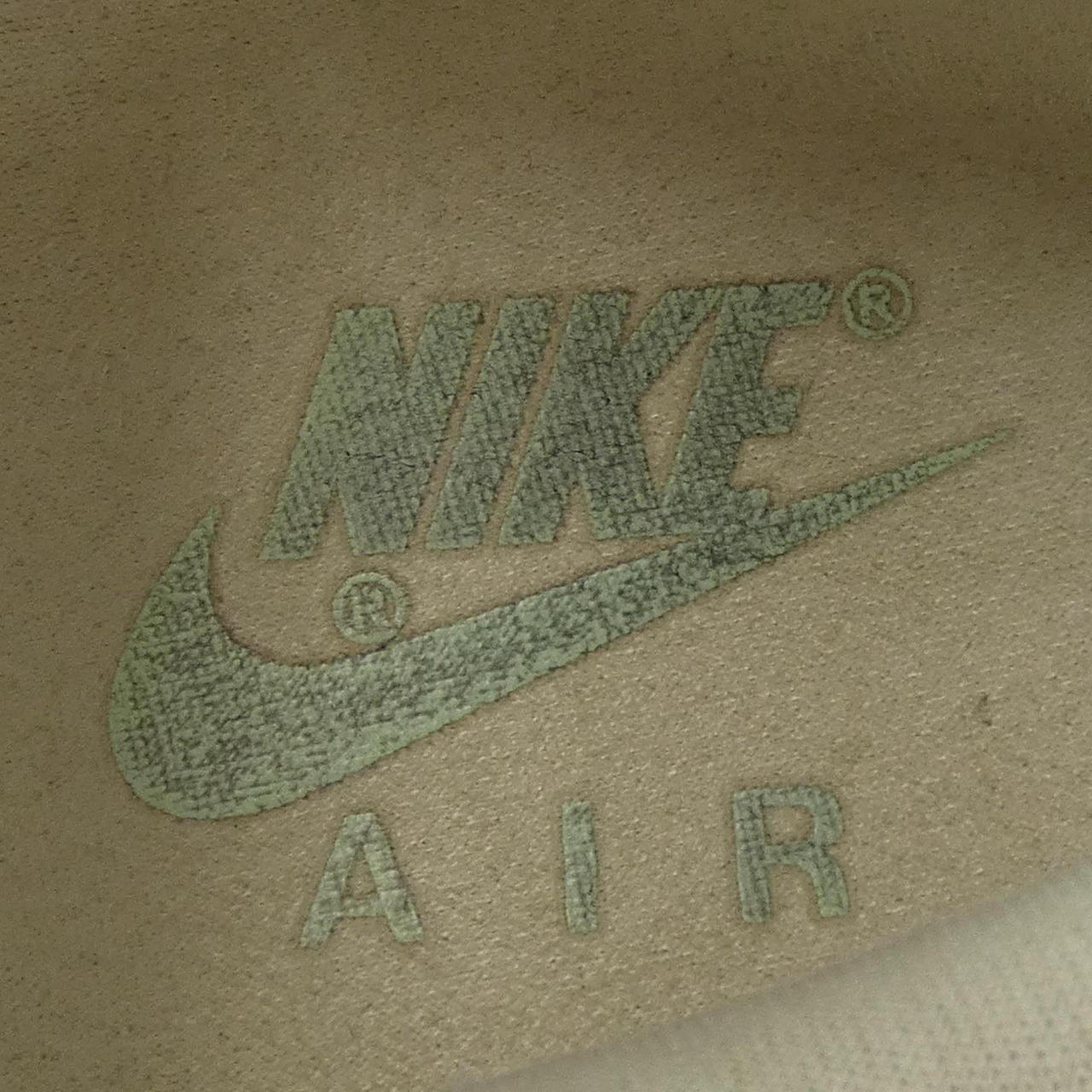 ナイキ NIKE スニーカー