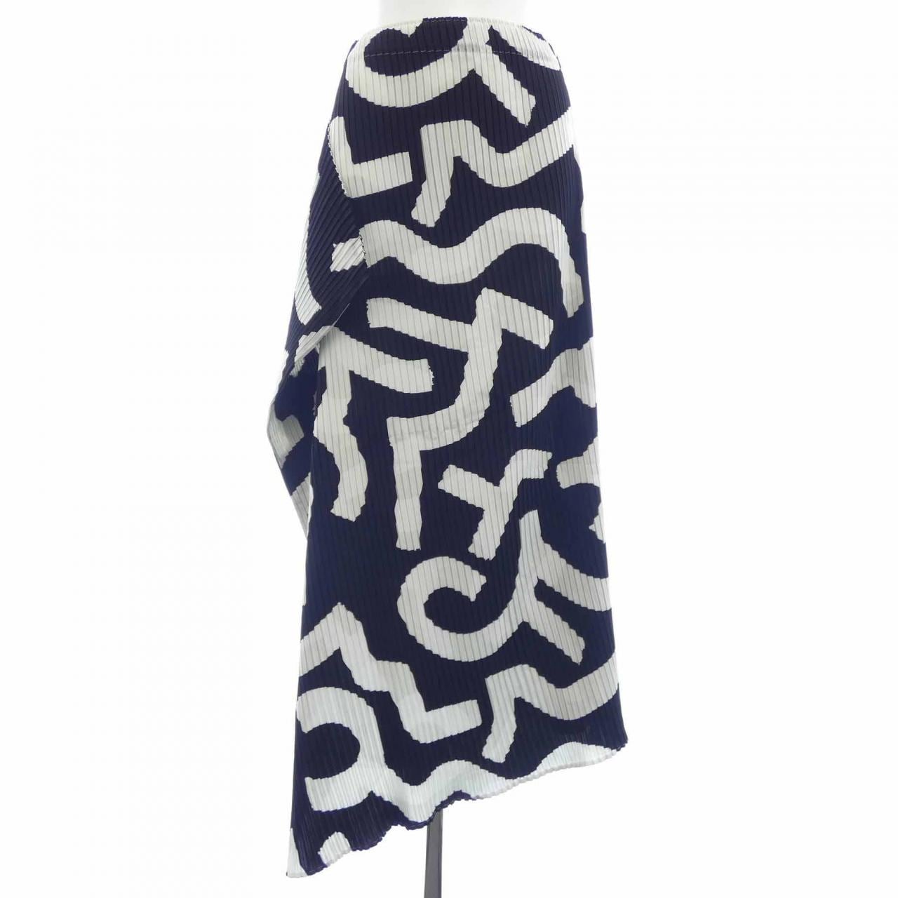 イッセイミヤケ ISSEY MIYAKE IM03FG166 スカート