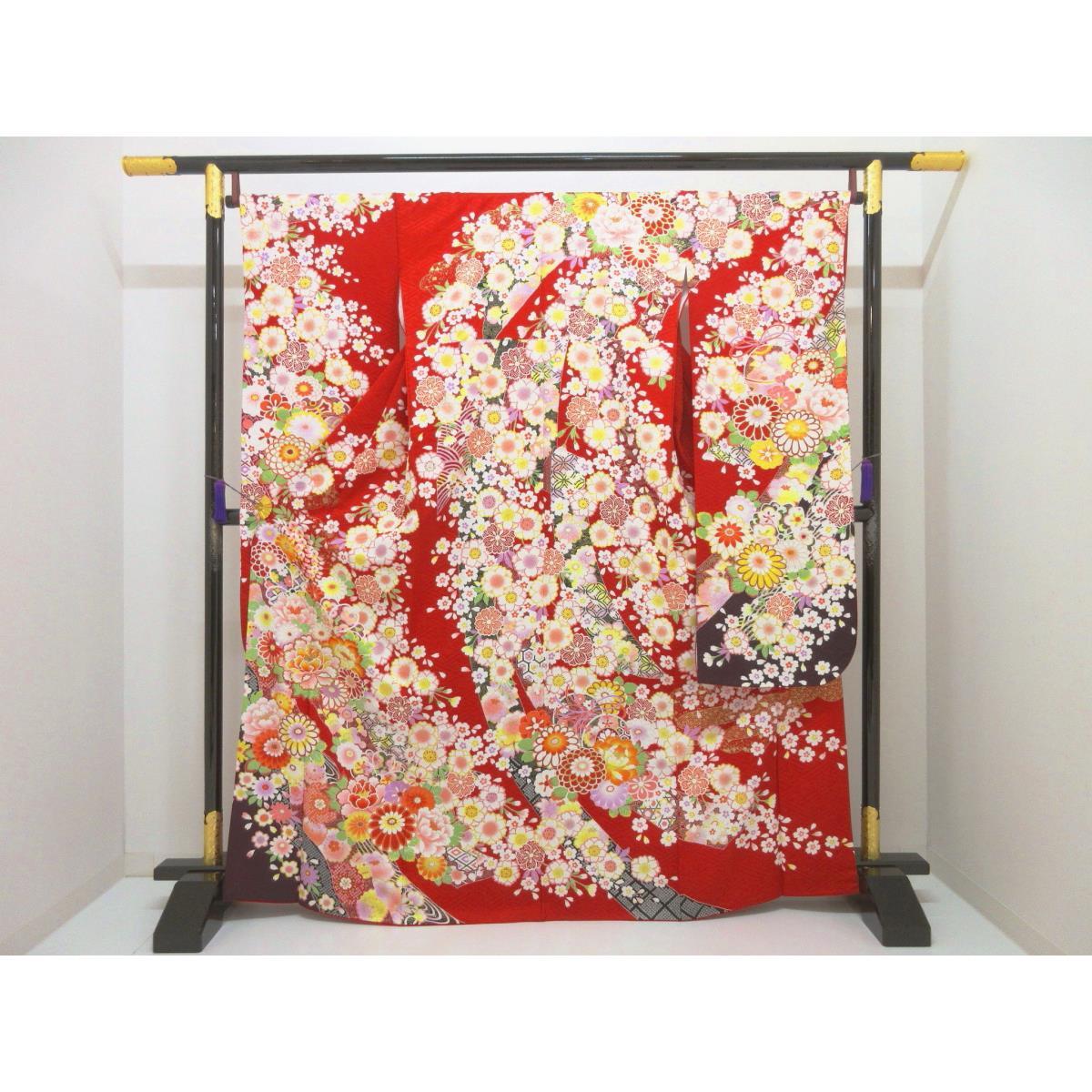 振袖　友禅金彩加工　刺繍入り